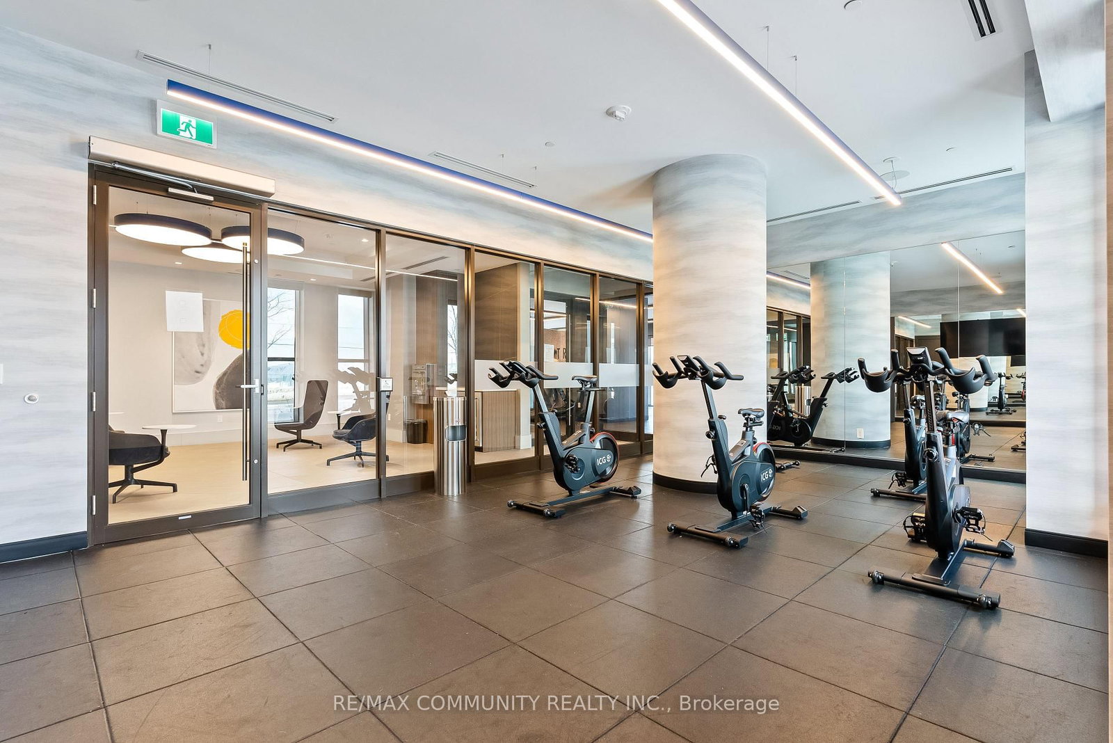 2550 Simcoe Street N, Unit 817 - Photo 17