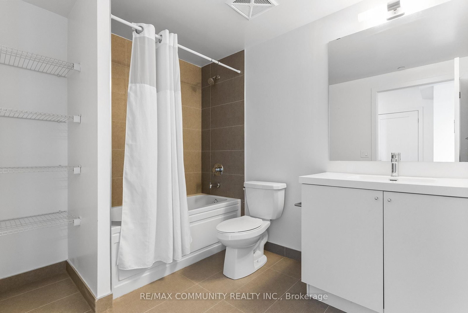 2550 Simcoe Street N, Unit 817 - Photo 8