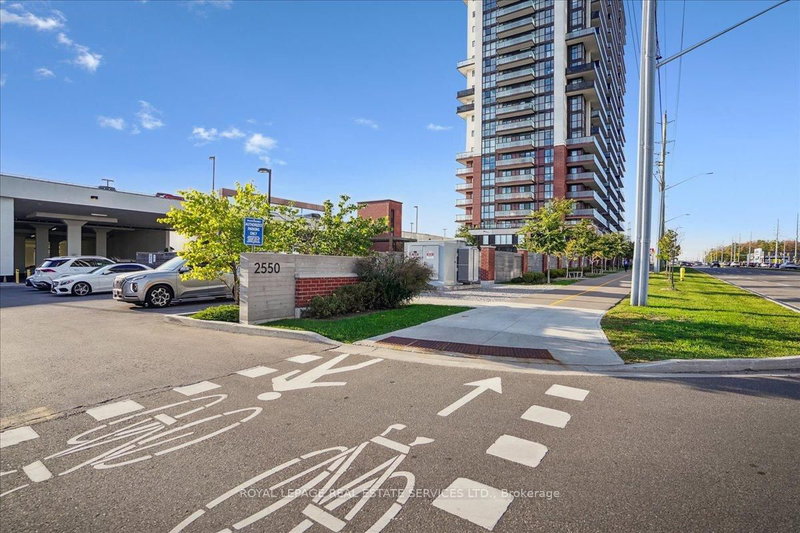 home for lease on 1012-2550 Simcoe Street N