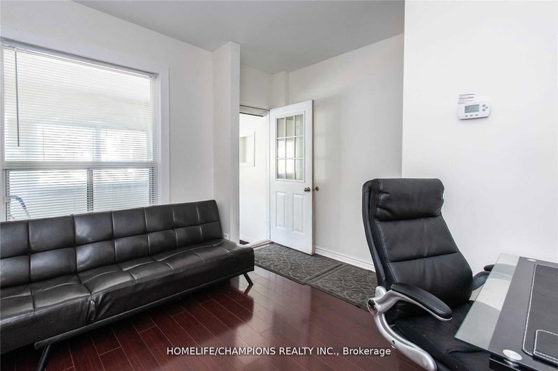 106 Lamb Ave, Toronto, M4J 4M6 | Image 2