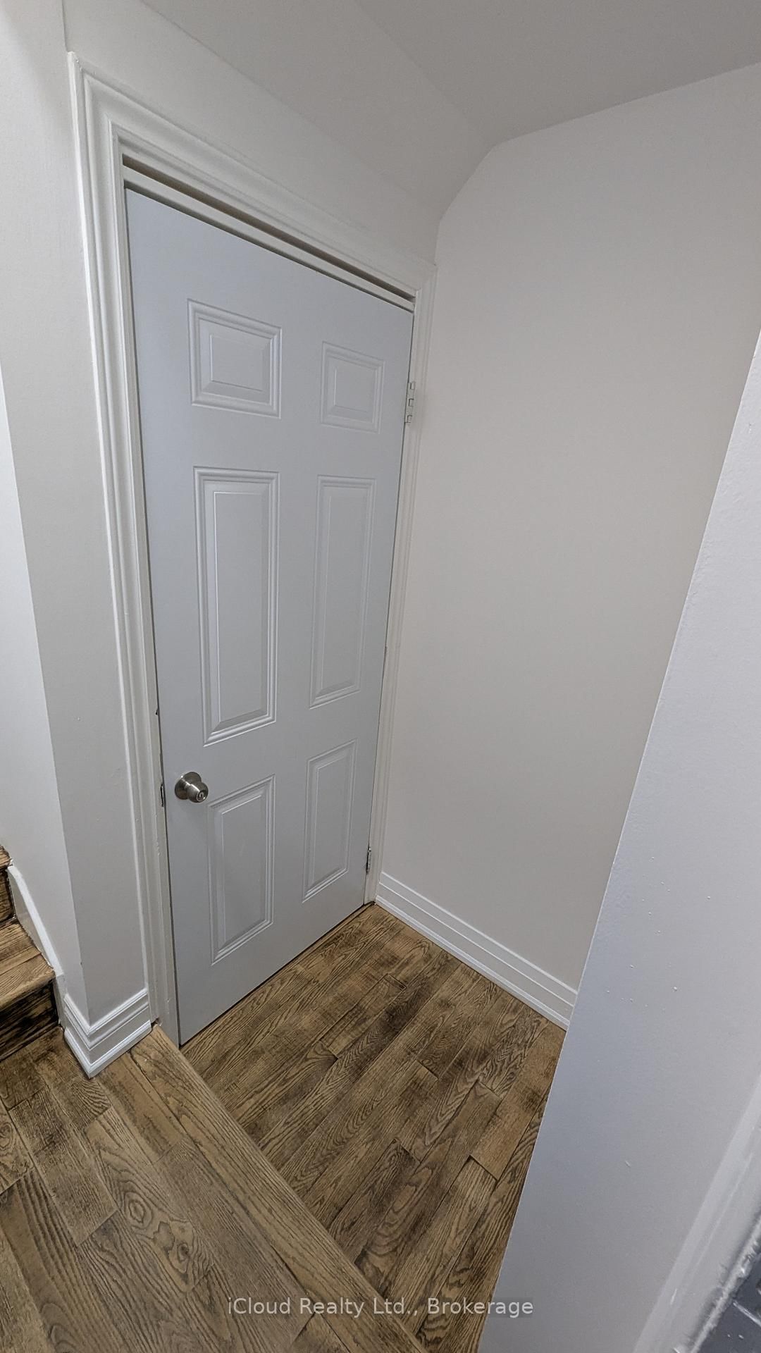 53 Seward Crescent, Unit Lower Level