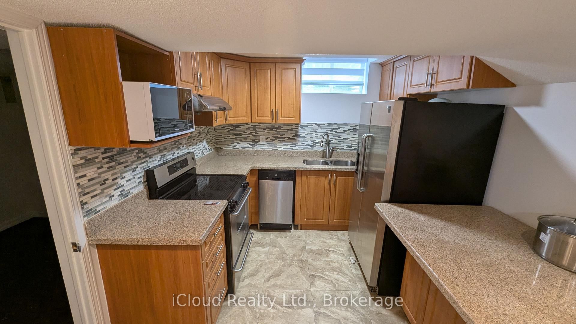 53 Seward Crescent, Unit Lower Level