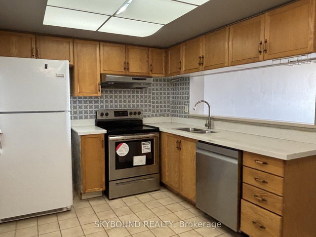 1607 - 350 Alton Towers Circle