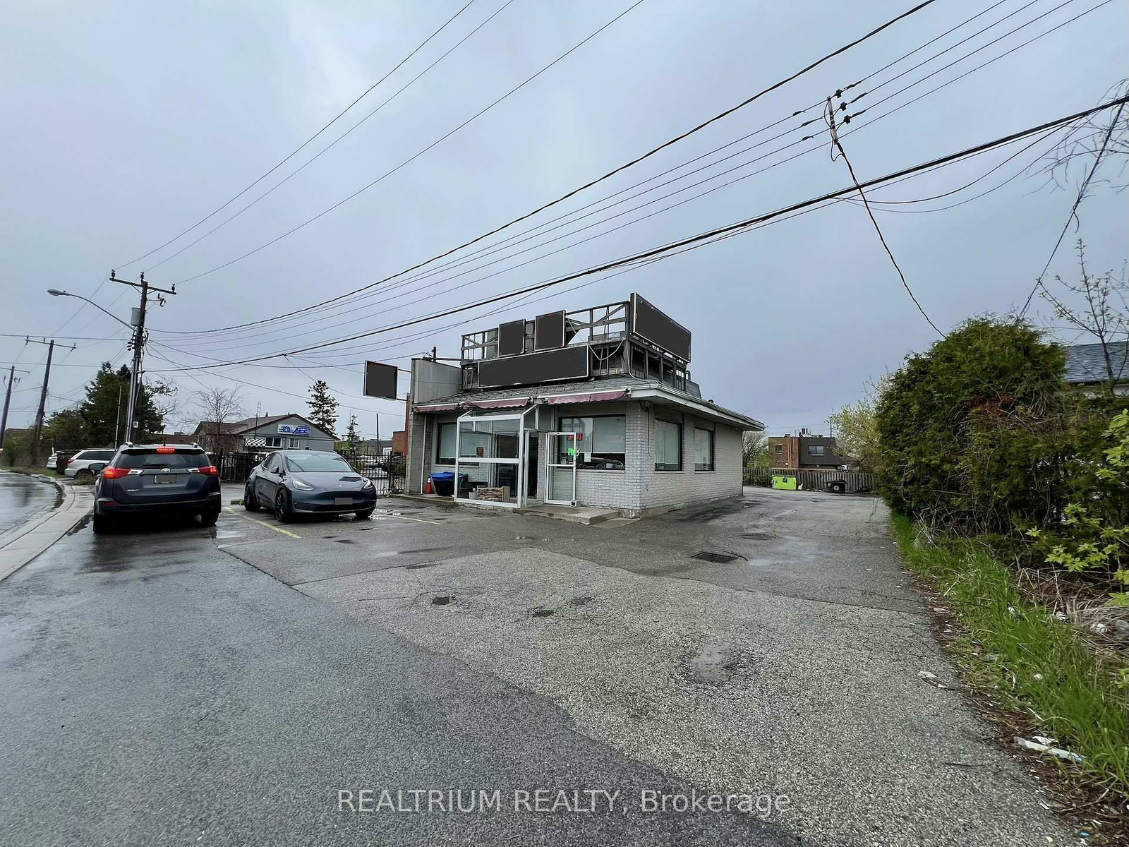 58 Redlea Avenue - Photo 8