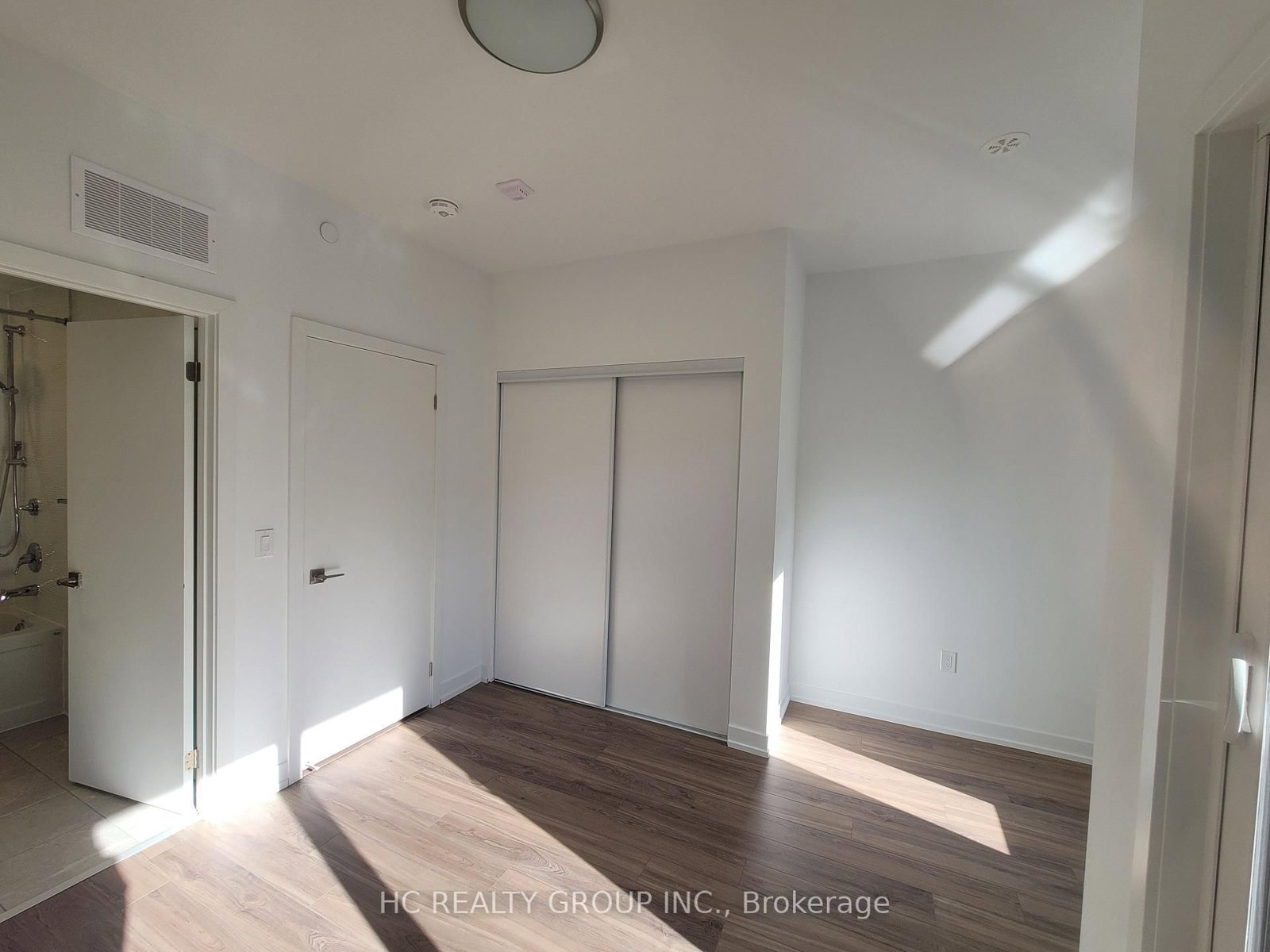 11 Calamint Lane • Toronto, ON photo 8