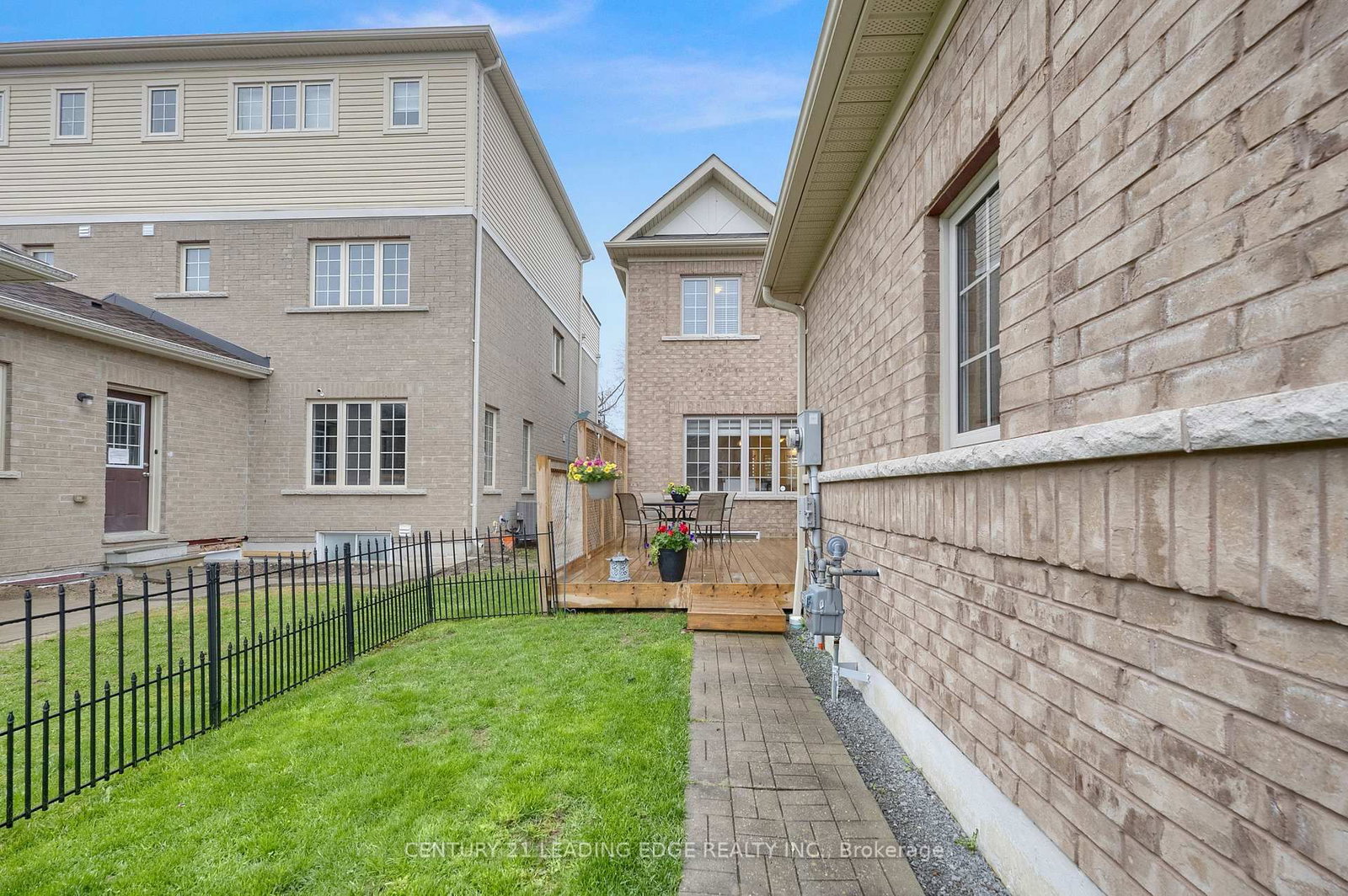 178 W Britannia Avenue • Oshawa, ON photo 42