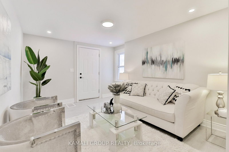 home for lease on Unit 2-93 McMillan Drive