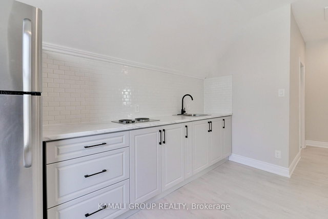 UNIT 3 - 93 McMillan Drive