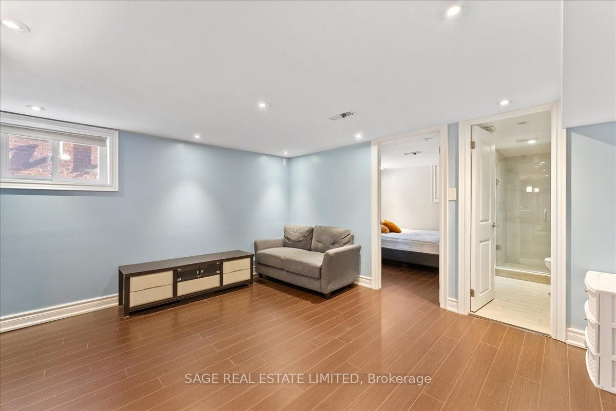 207 Cedarvale Avenue, Unit Lower - Photo 11