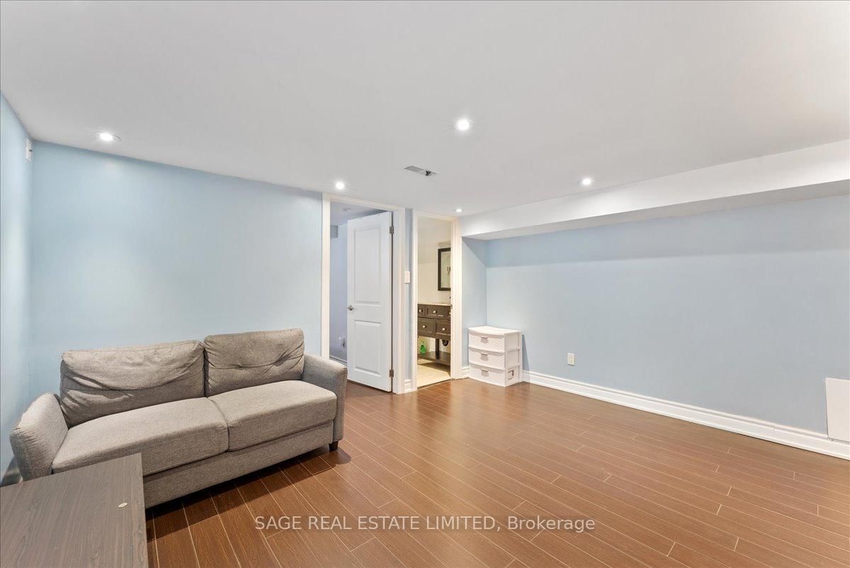 207 Cedarvale Avenue, Unit Lower - Photo 12