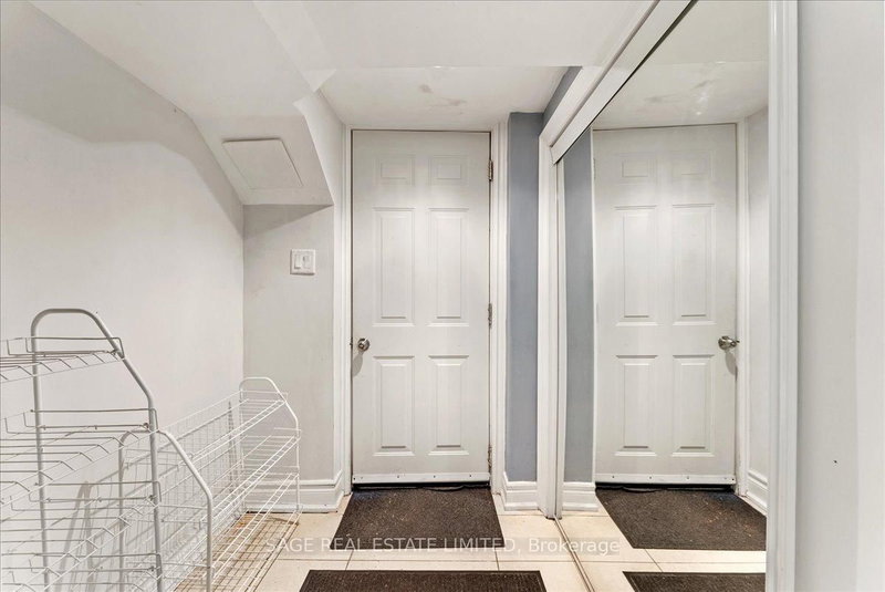 Lower - 207 Cedarvale Ave, Toronto, M4C 4K3 | Image 3