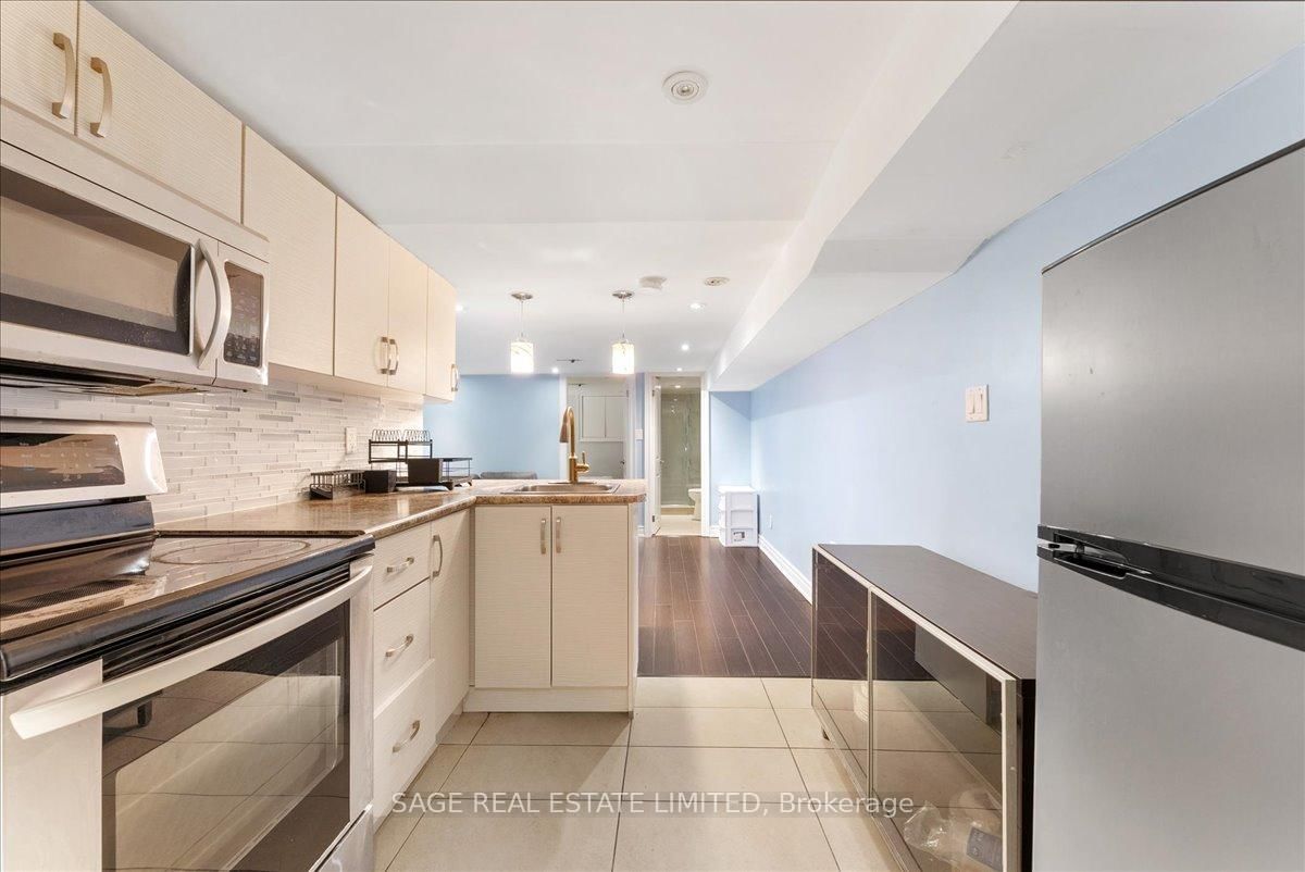 207 Cedarvale Avenue, Unit Lower - Photo 6