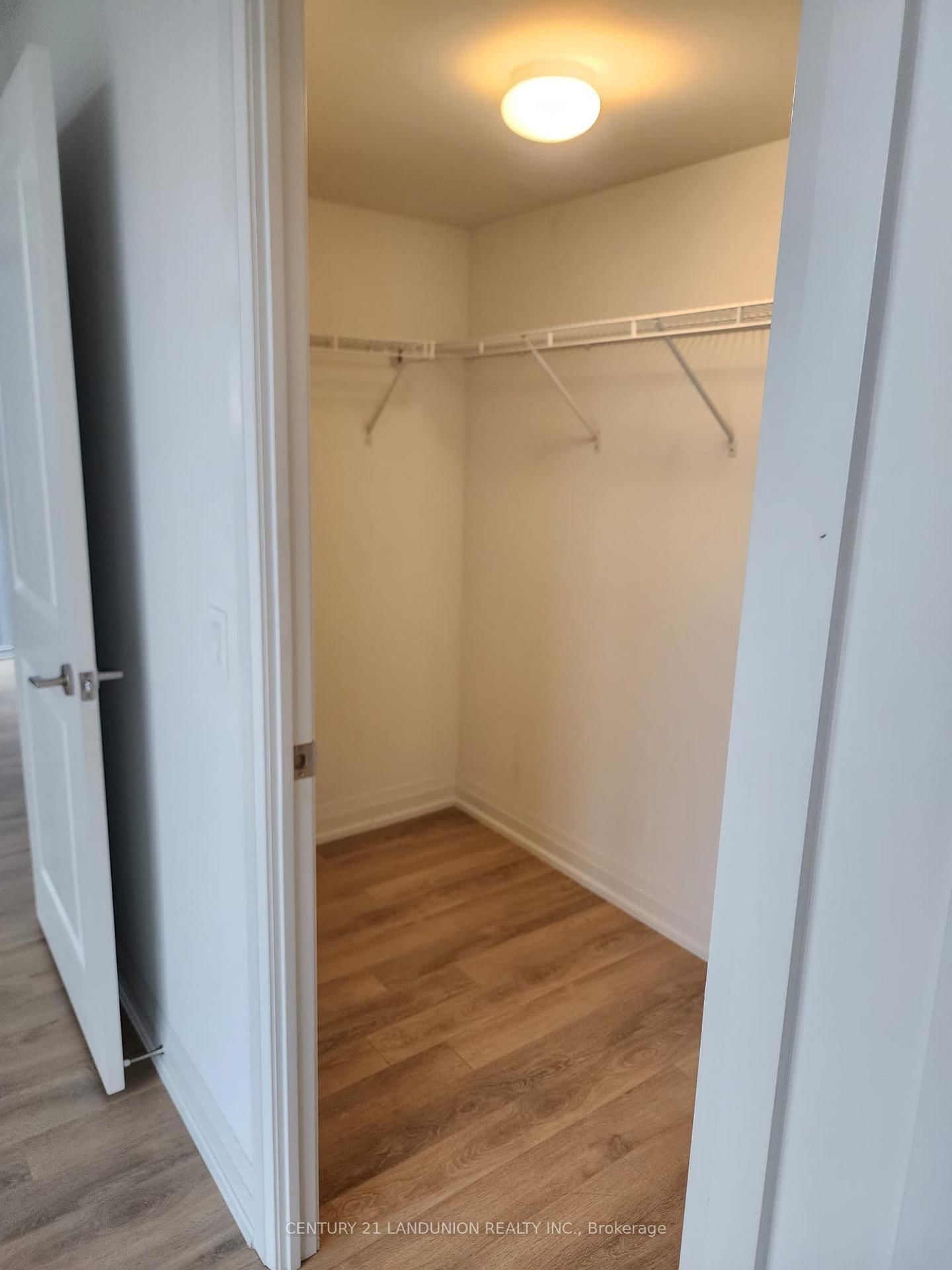 20 Meadowglen Place, Unit 1909 - Photo 11