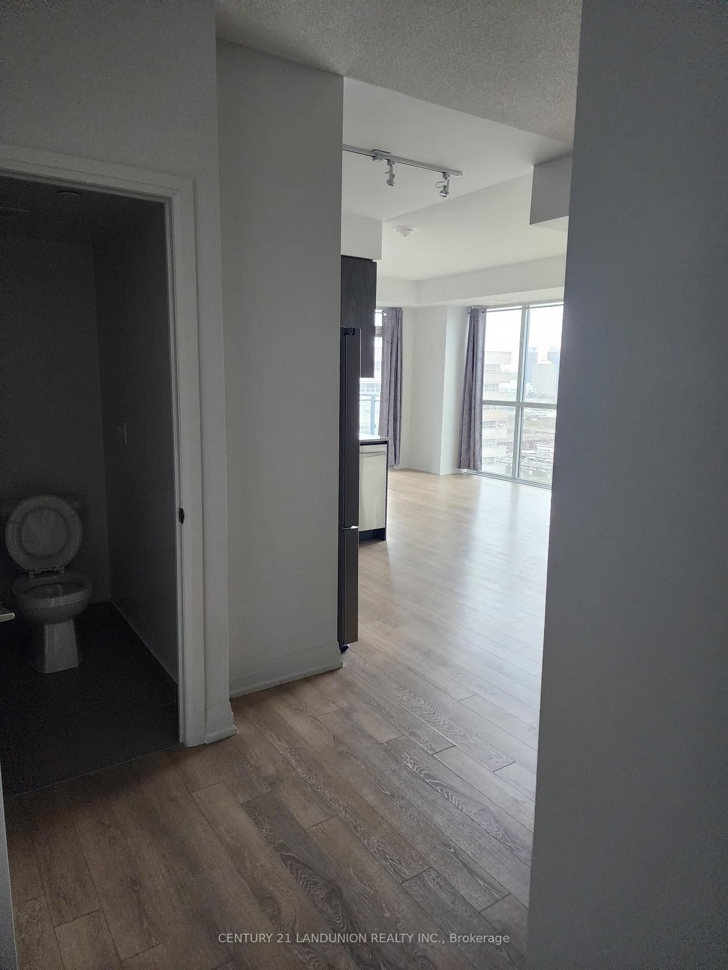 20 Meadowglen Place, Unit 1909 - Photo 18