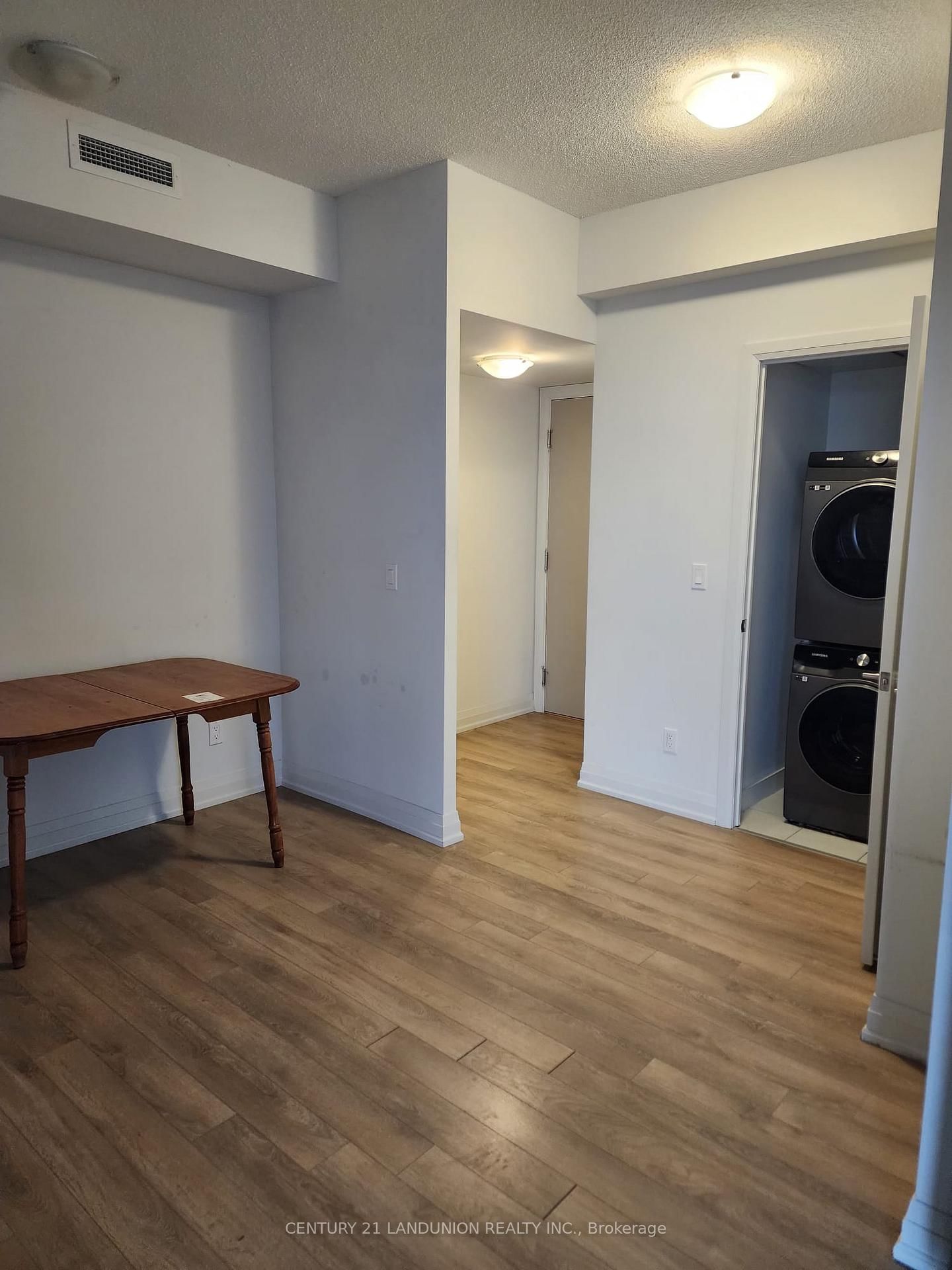 20 Meadowglen Place, Unit 1909 - Photo 4