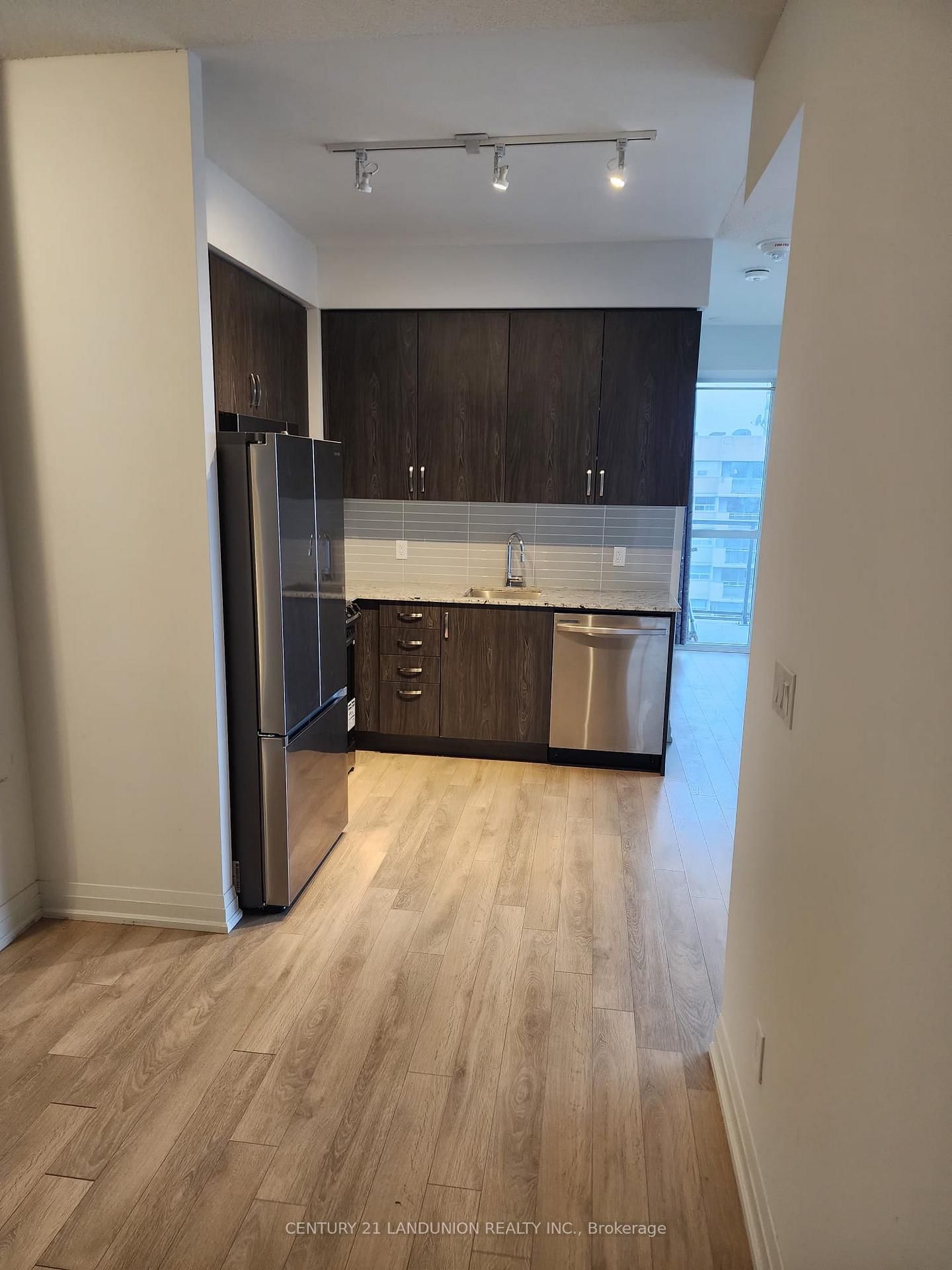 20 Meadowglen Place, Unit 1909 - Photo 5