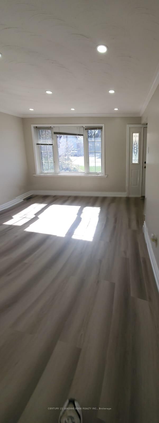 Main - 607 Kent Street