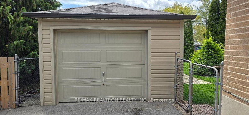 45 Lewiston Rd, Toronto, M1P 1X8 | Image 2