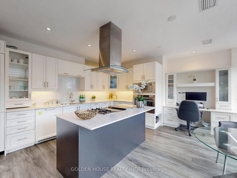 403 - 200 Woodbine Ave, Toronto, M4L 3P2 | Image 2