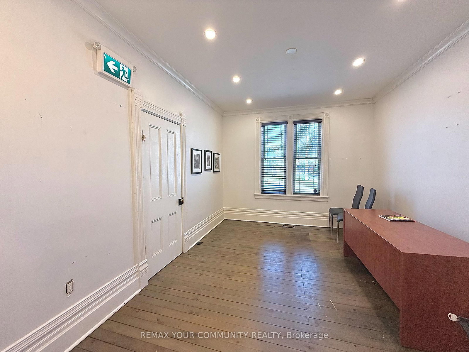 575 Kingston Road W - Photo 12