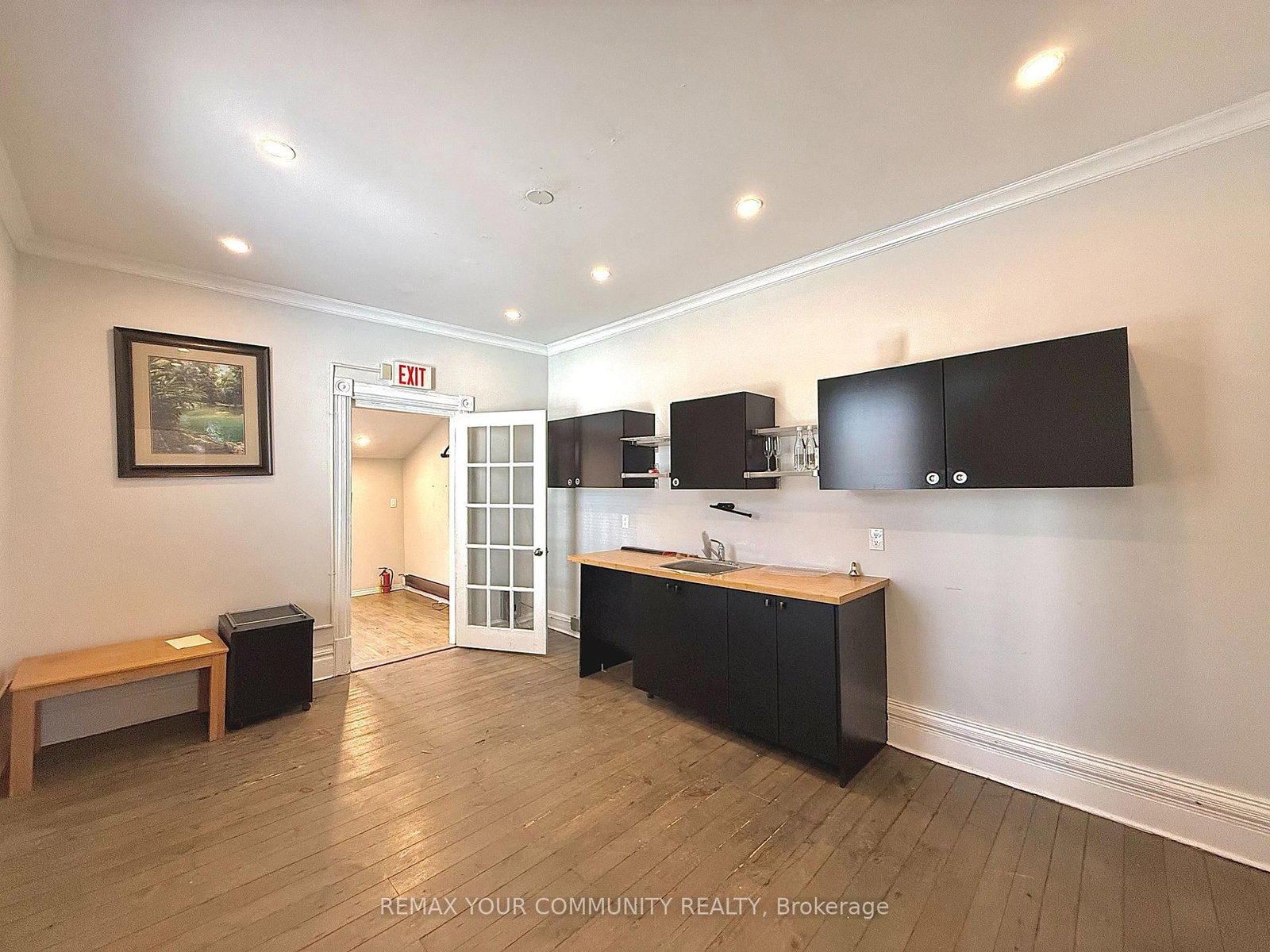 575 Kingston Road W - Photo 9