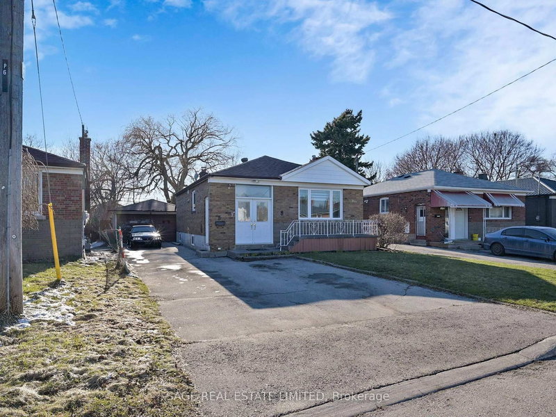 8 Lombardy Cres, Toronto, M1K 4N8 | Image 2