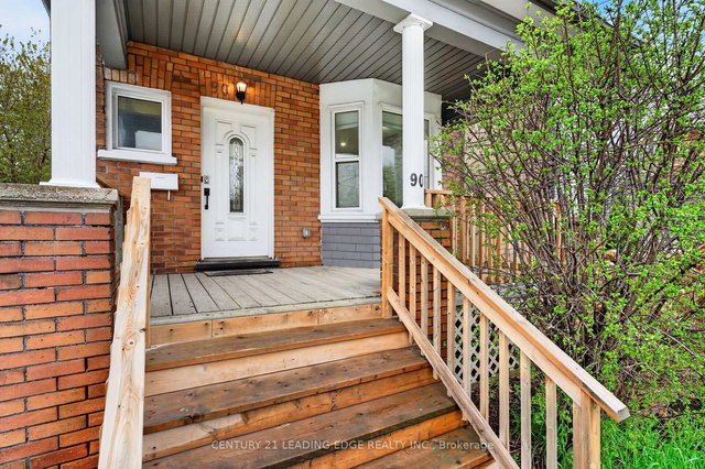 90 Park Road S