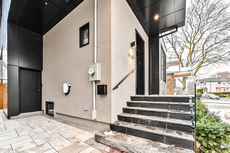 44 Doris Dr, Toronto, M4B 3C9 | Image 2