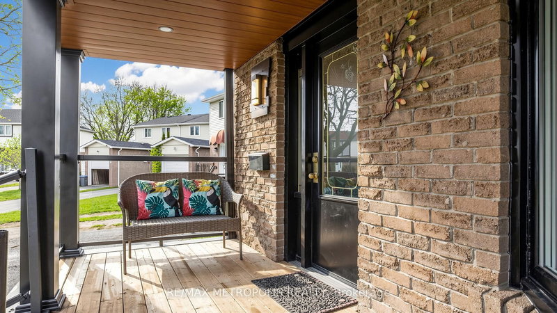 334 Killarney Crt, Oshawa, L1J 6C7 | Image 3
