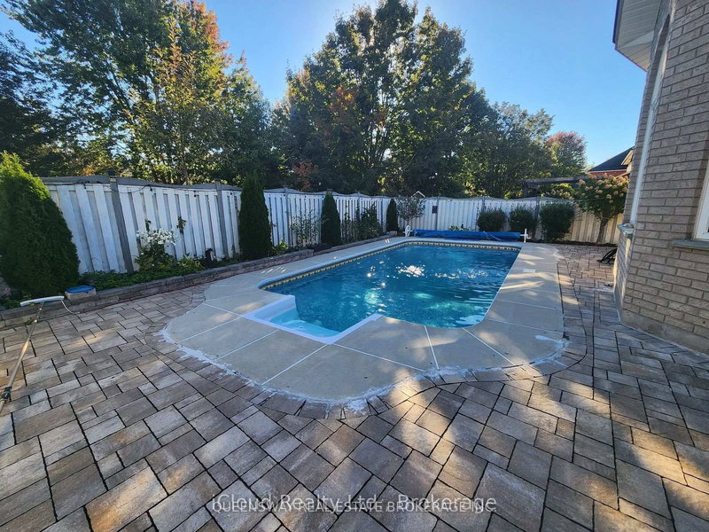 1-271 Ryerson Cres, Oshawa, L1G 8B7 | Image 2