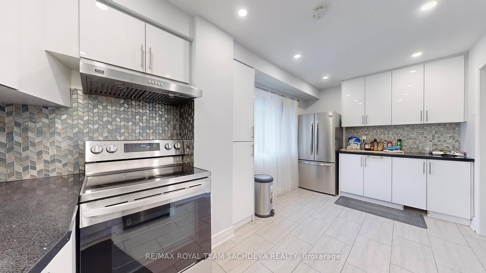 111 Huntingdale Boulevard, Unit 19 - Photo 13