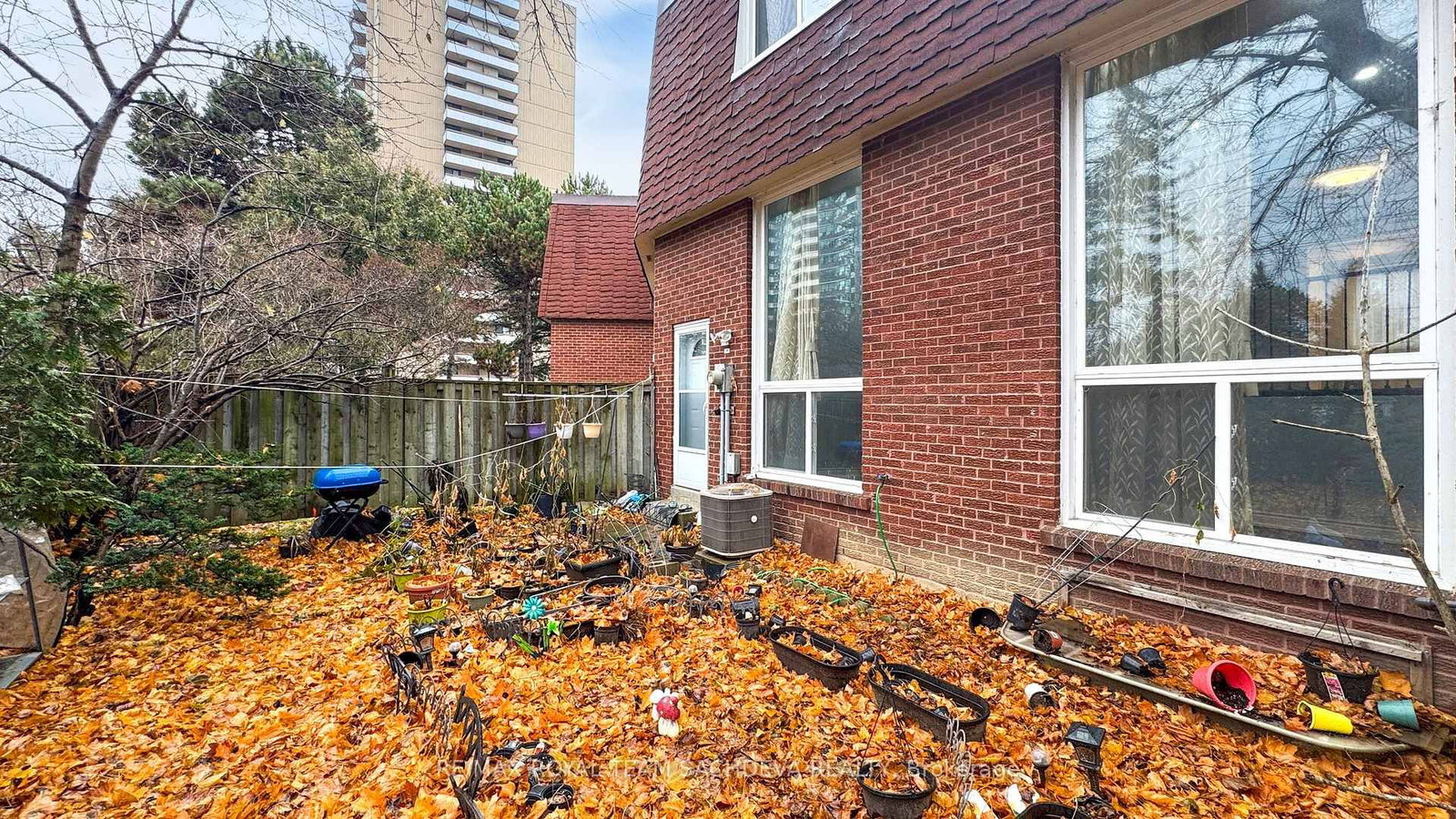 111 Huntingdale Boulevard, Unit 19 - Photo 35