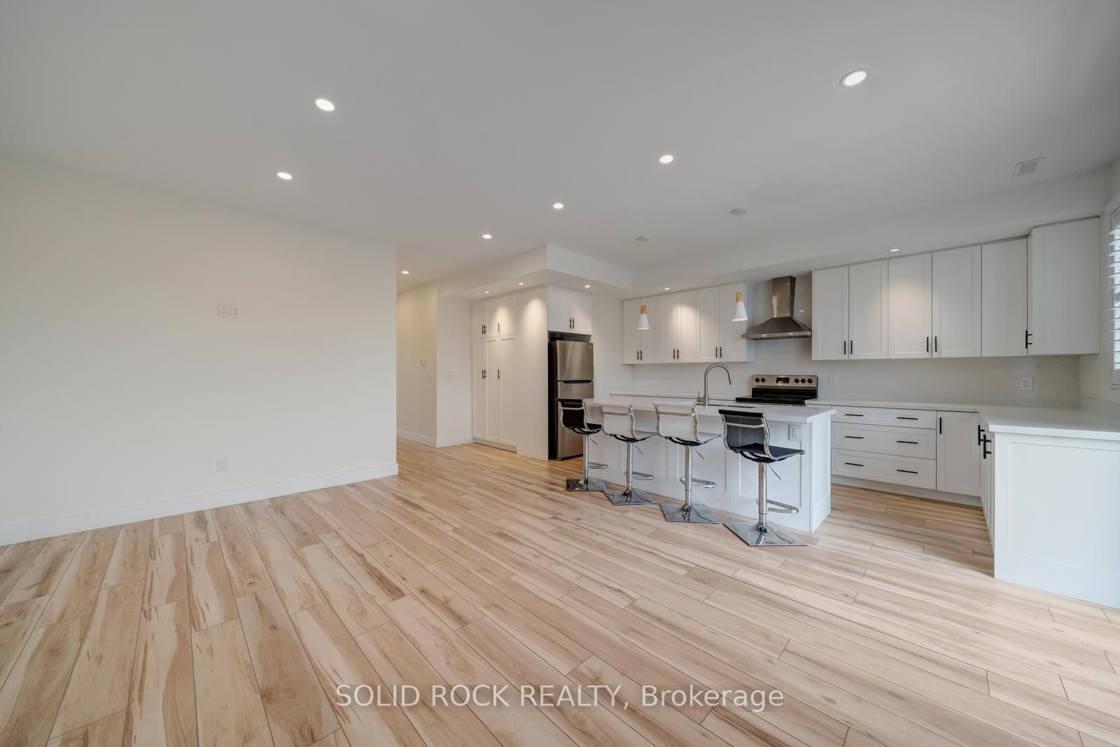 781 Oliva St, Pickering, view 11