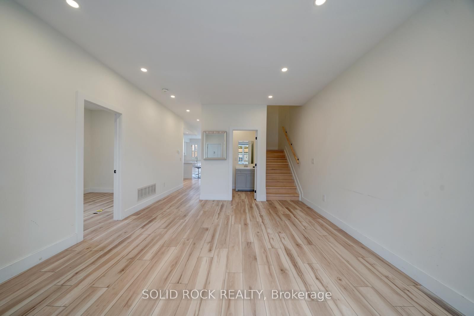 781 Oliva St, Pickering, view 4