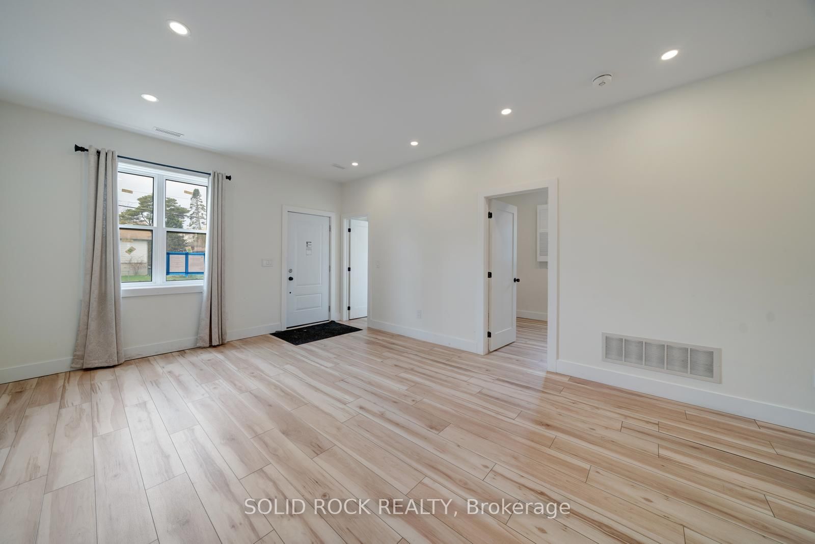 781 Oliva St, Pickering, view 6
