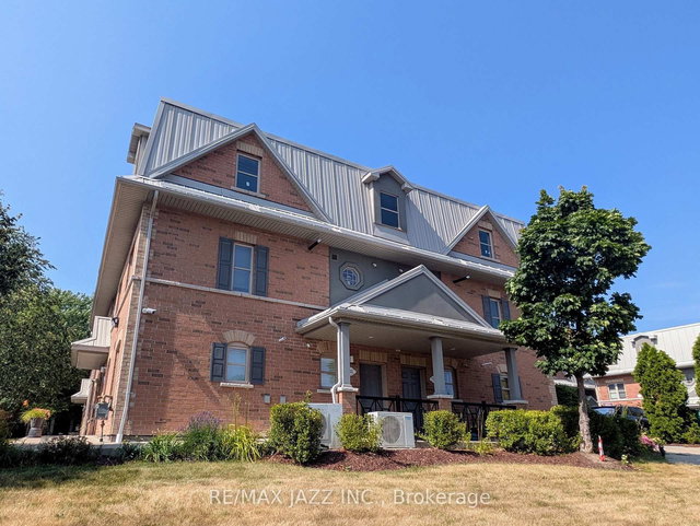 202 - 770 King Street E