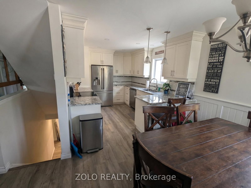 369 Athol St E, Oshawa, L1H 1K9 | Image 2