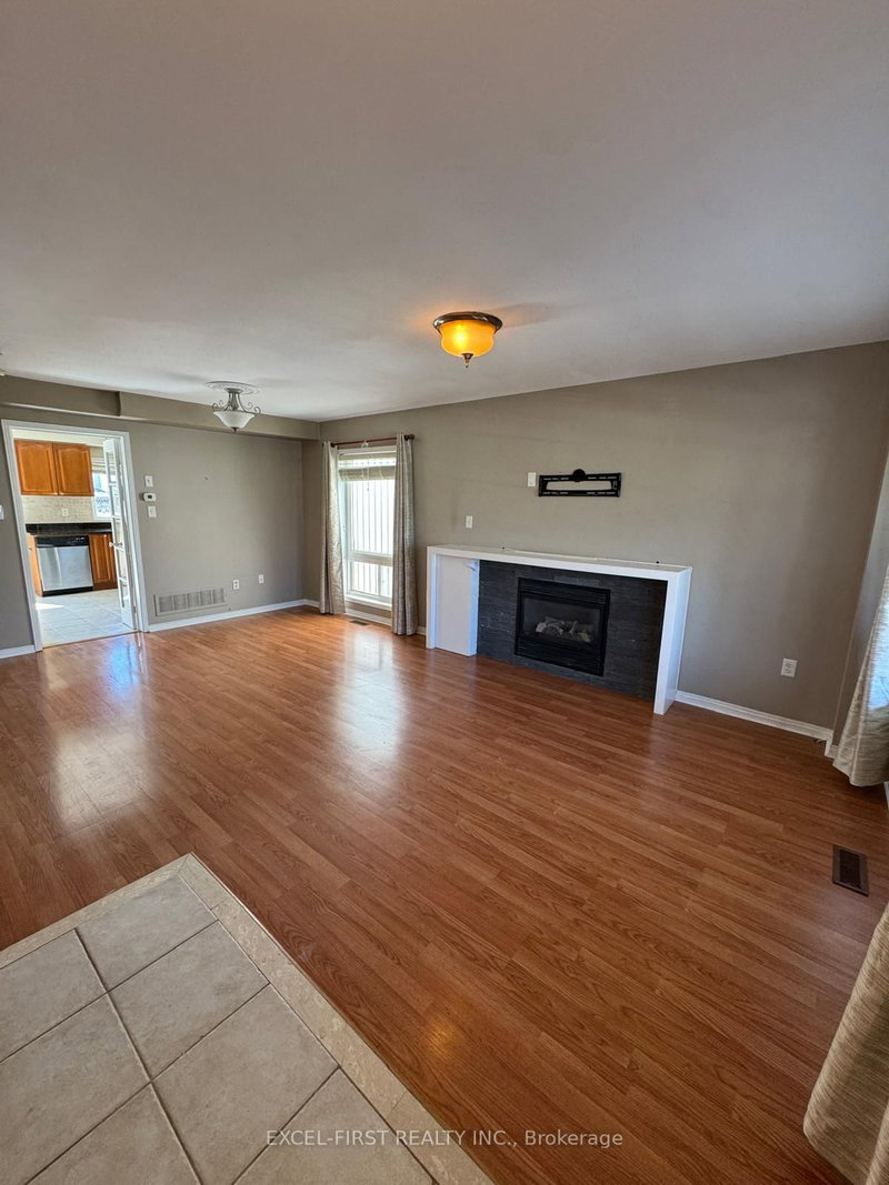 1462 Heartland Blvd, Oshawa, L1K 2P3 | Image 2