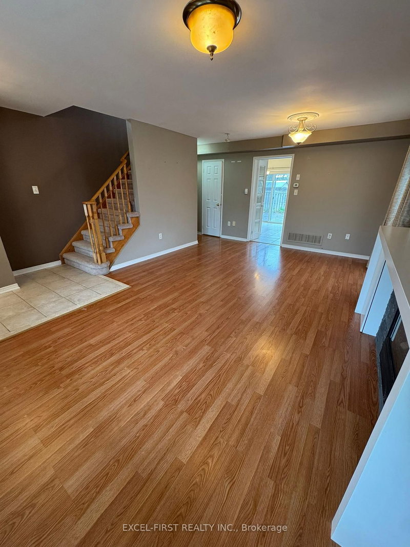 1462 Heartland Blvd, Oshawa, L1K 2P3 | Image 3