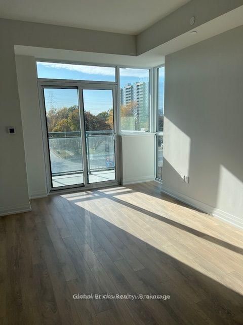 10 Meadowglen Place, Unit 410 - Photo 4