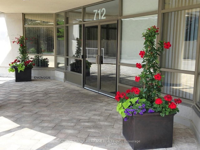 1109 - 712 Rossland Road E