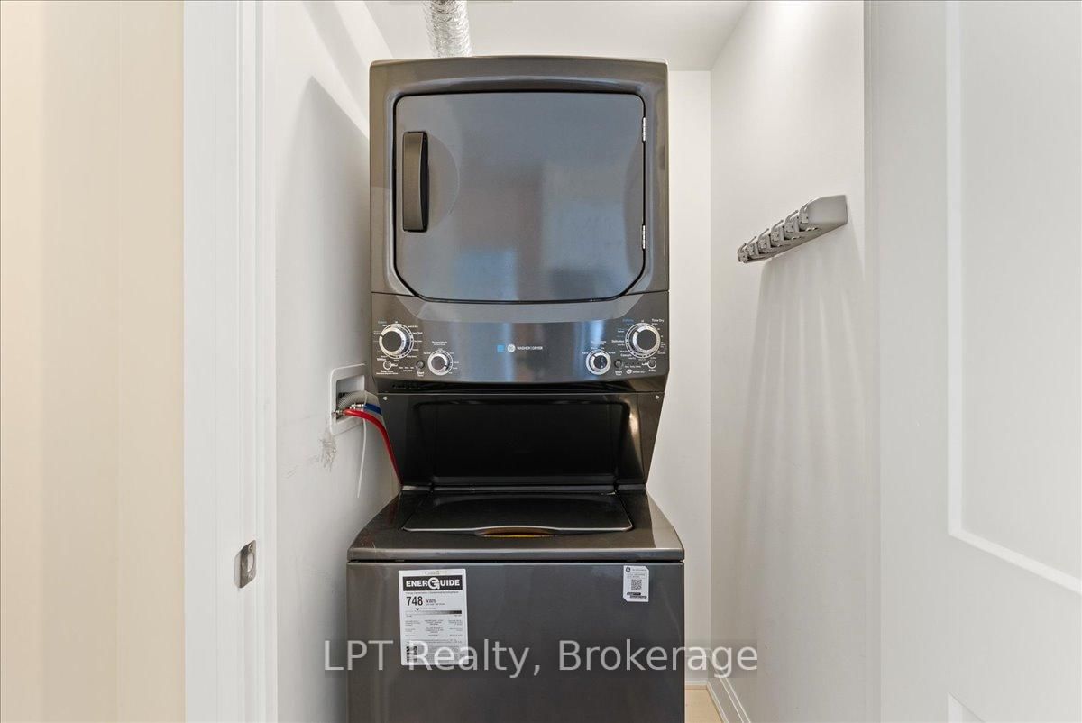 50 Lakebreeze Drive, Unit 102 - Photo 15