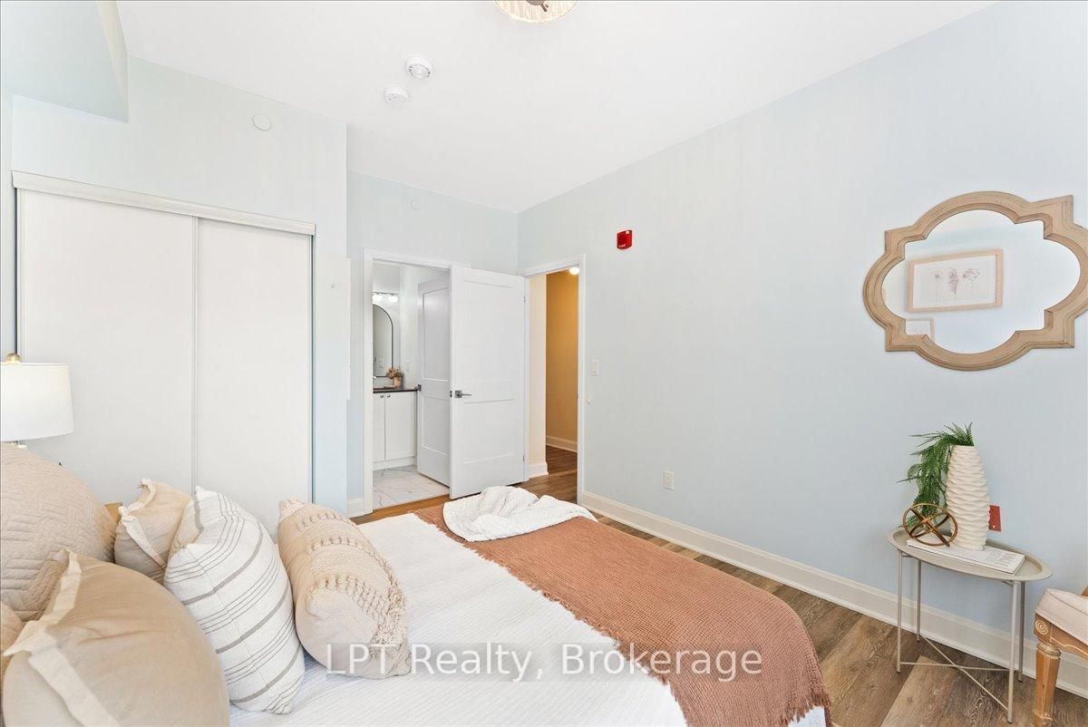 50 Lakebreeze Drive, Unit 102 - Photo 27