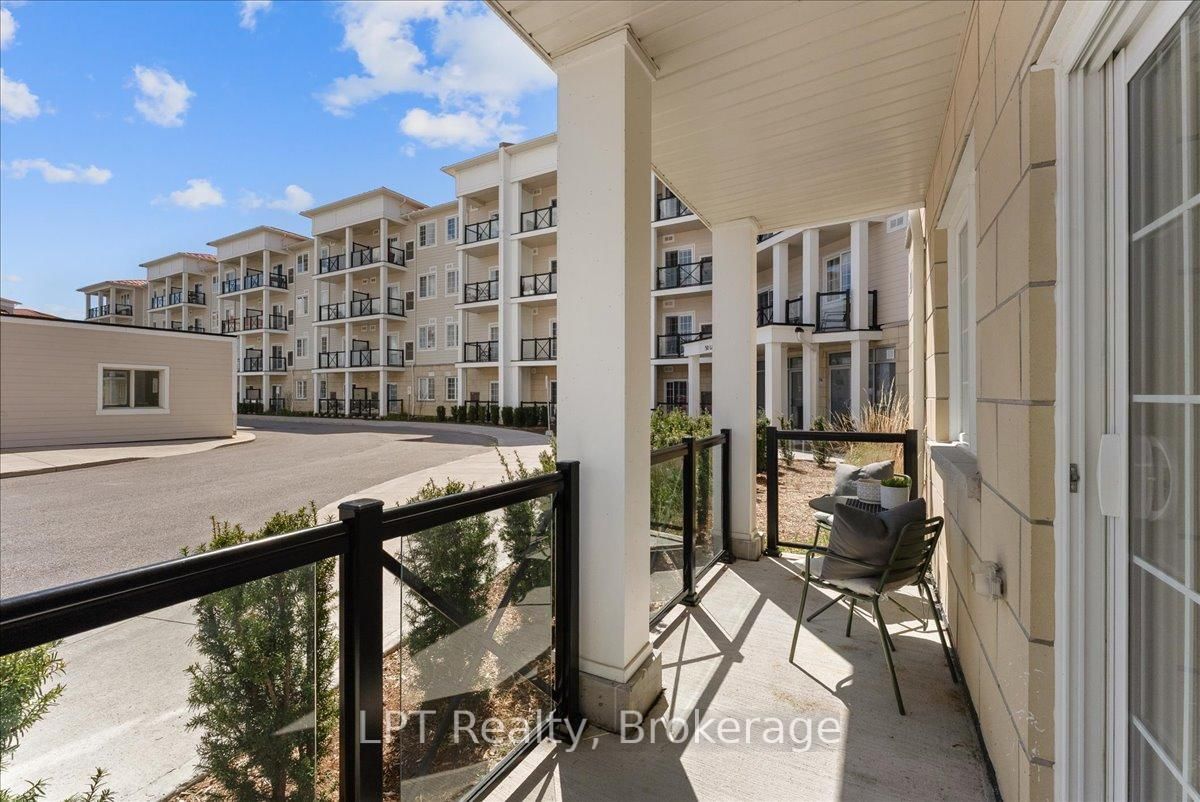 50 Lakebreeze Drive, Unit 102 - Photo 29