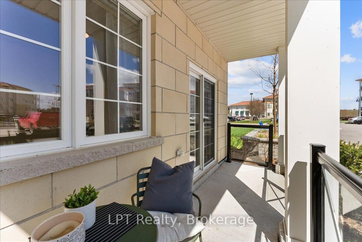 50 Lakebreeze Drive, Unit 102 - Photo 32