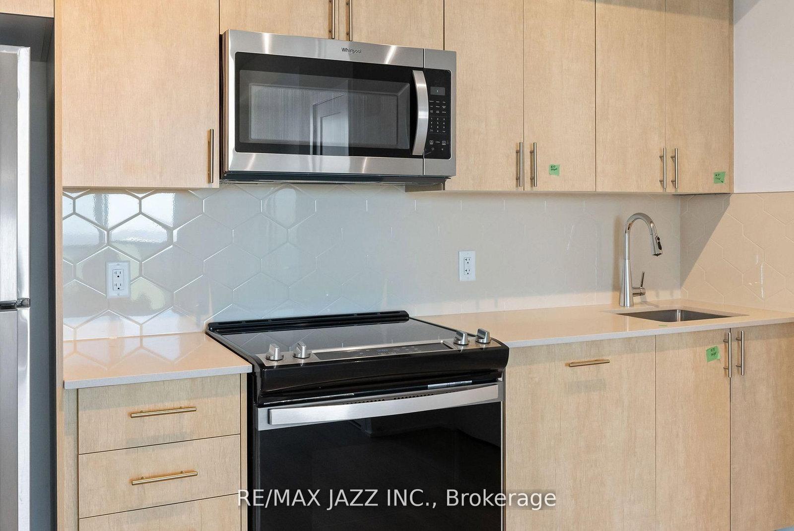2545 SIMCOE Street N, Unit PH 16 - Photo 11