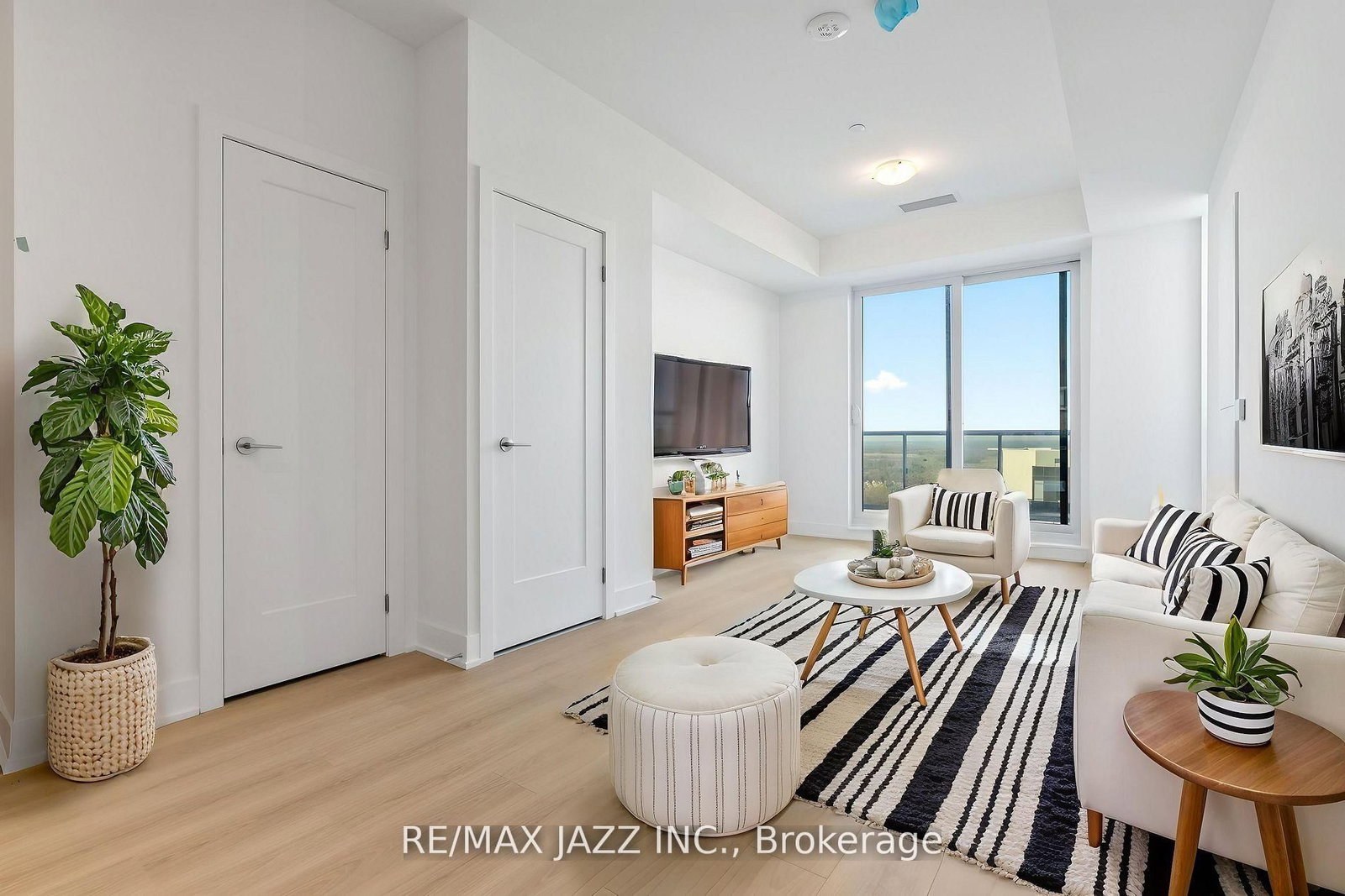 2545 SIMCOE Street N, Unit PH 16 - Photo 17