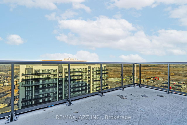 PH 16 - 2545 SIMCOE Street N