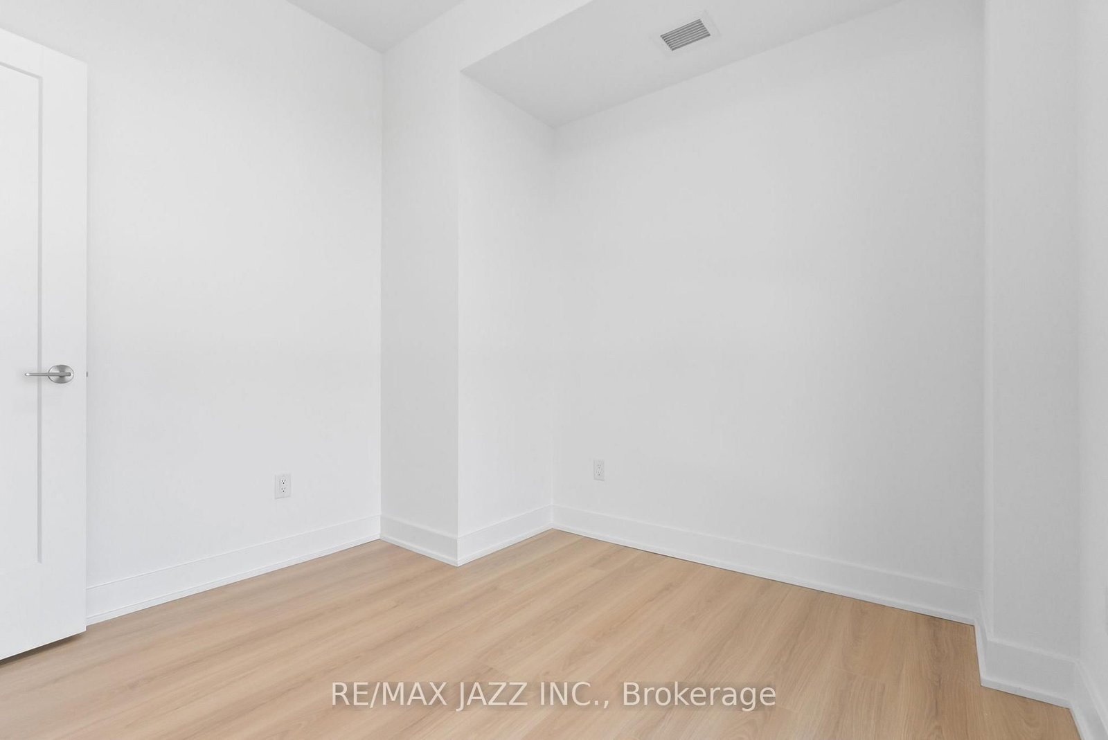 2545 SIMCOE Street N, Unit PH 16 - Photo 24