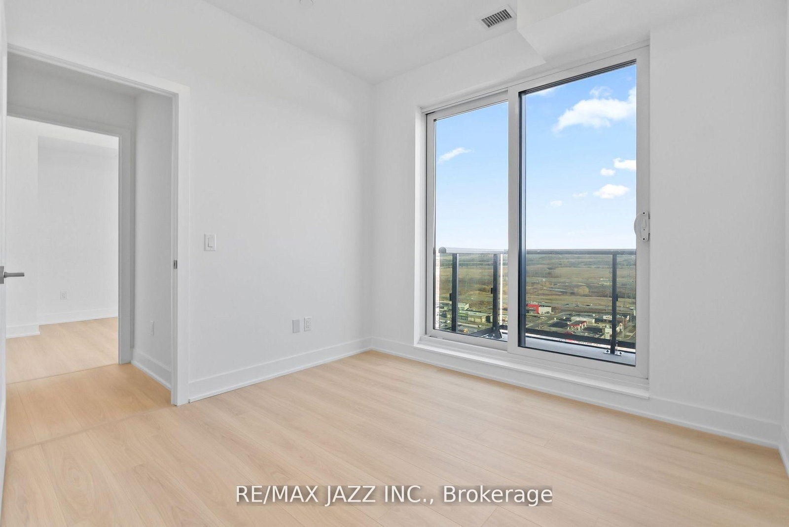 2545 SIMCOE Street N, Unit PH 16 - Photo 31